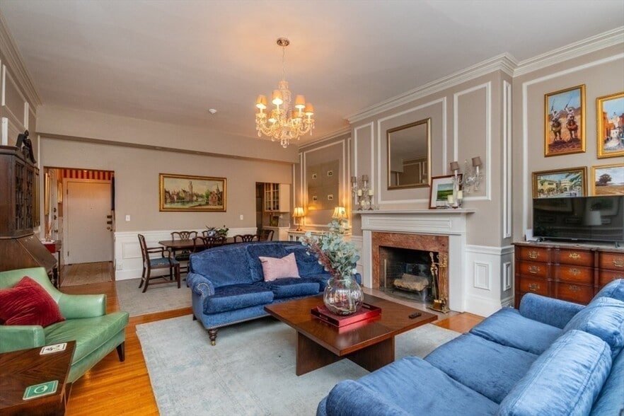 *Pictures are representative samples of the advertised unit. In some cases, the actual units you tou - 154 Beacon St