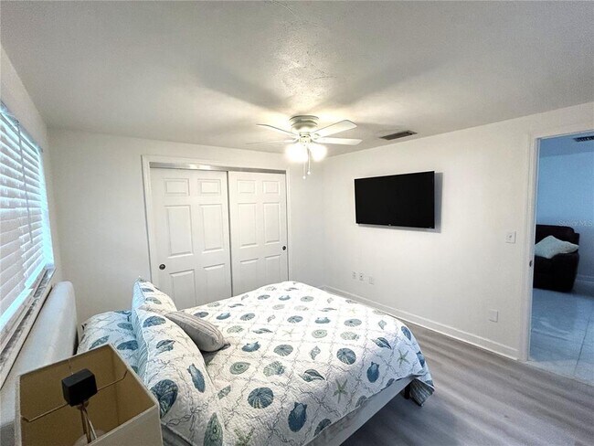 Building Photo - 4211 Stratford Dr