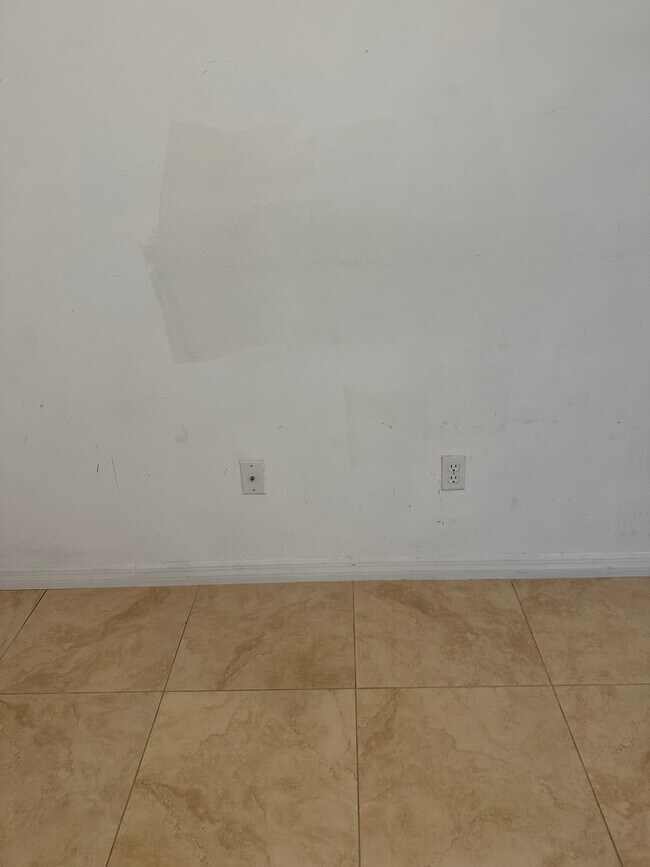 Building Photo - 4940 Bellthorn Dr