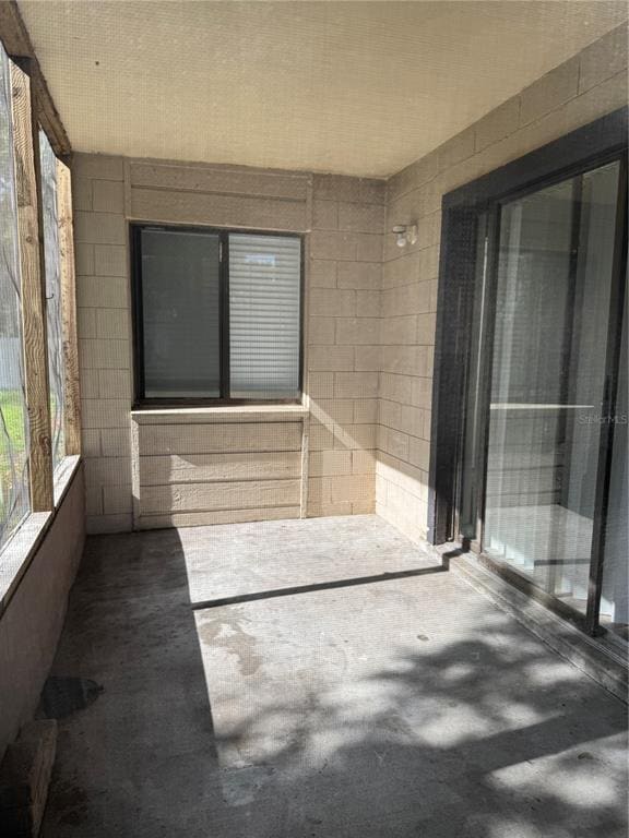 Building Photo - 2541 Myrtle Ave