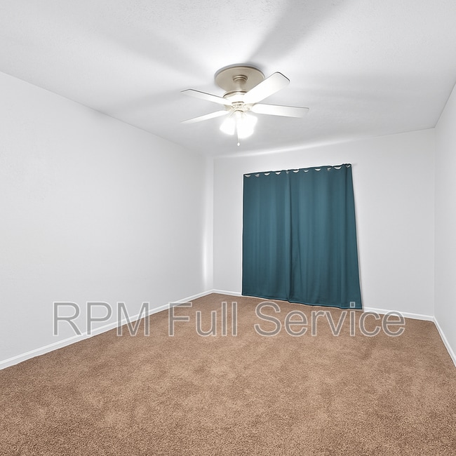 Building Photo - 810 Bellevue Rd