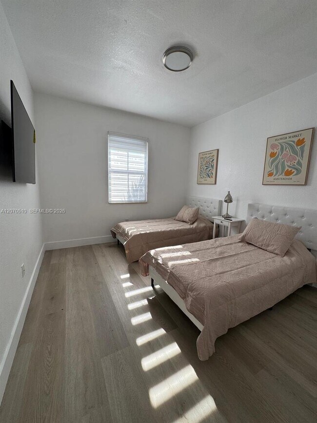 Building Photo - 8715 NW 98th Ave