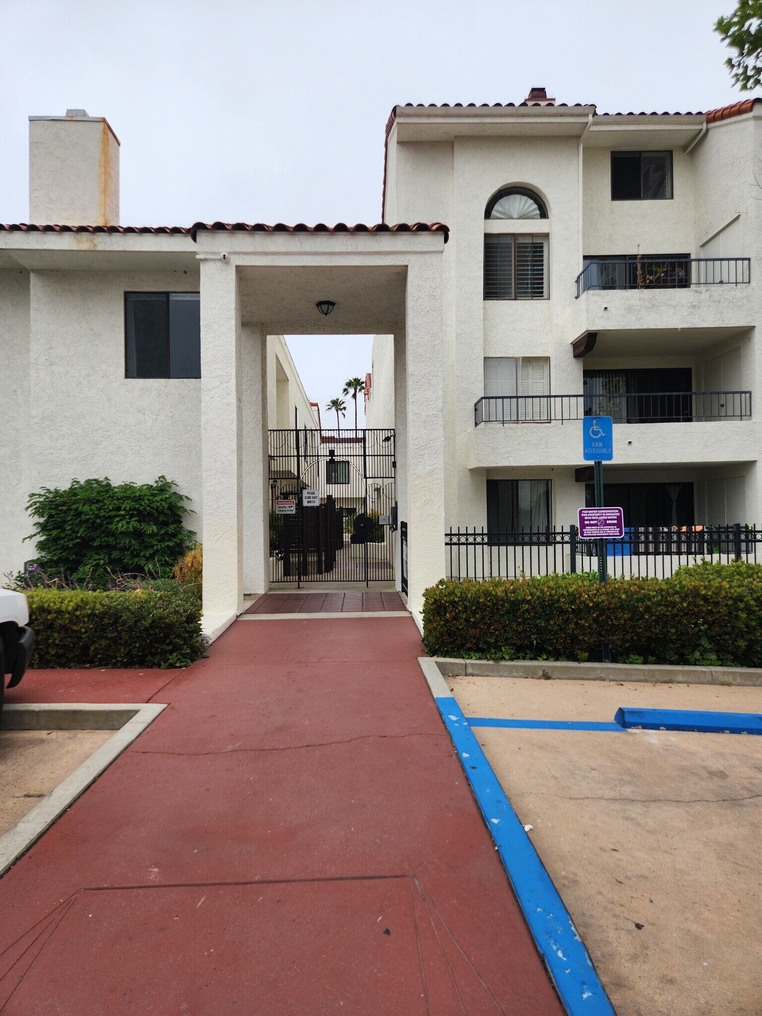 Building Photo - 3525 Lebon Dr