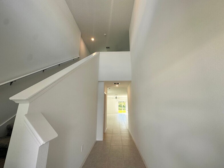 Building Photo - 2276 Gatsby Ln