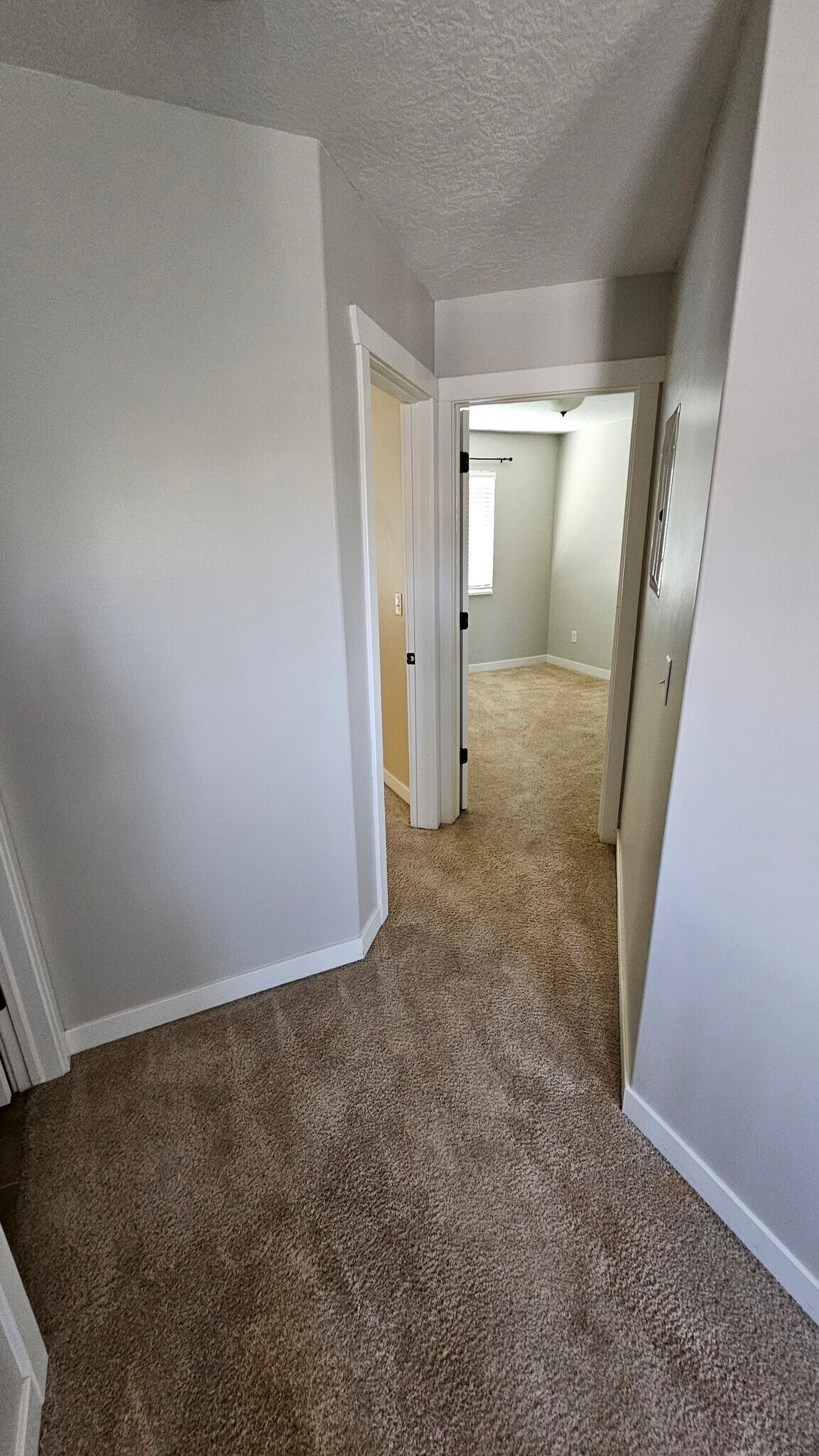 Building Photo - 1606 N 450 E