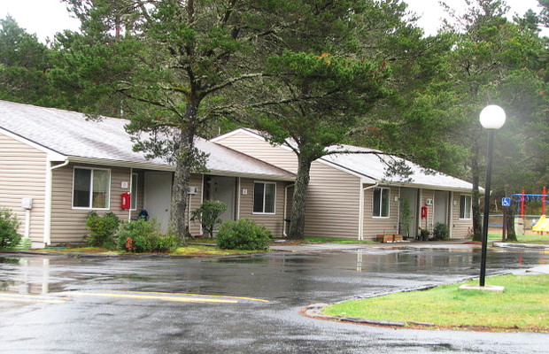 Building Photo - The Pines Apartments