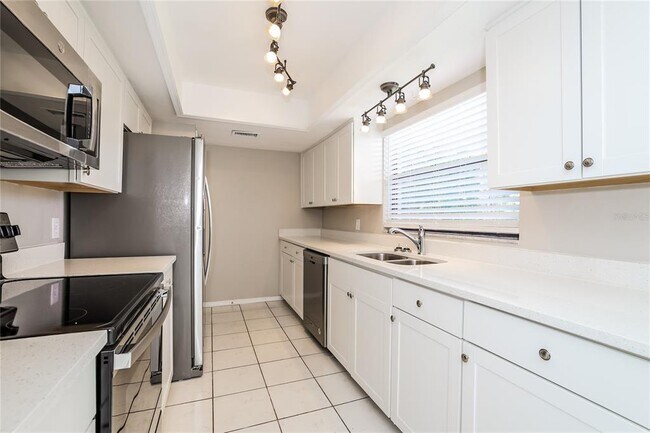 Building Photo - 1659 Sunburst Way