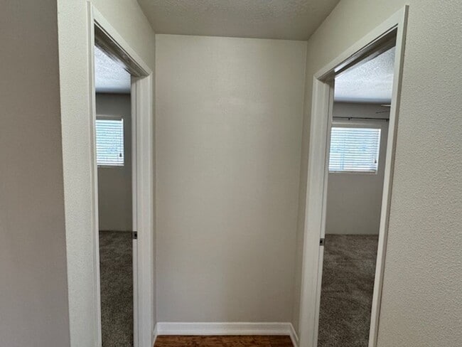 Building Photo - PRIVATE, COUNTRY LIKE SETTING IS A 2 BEDRO...