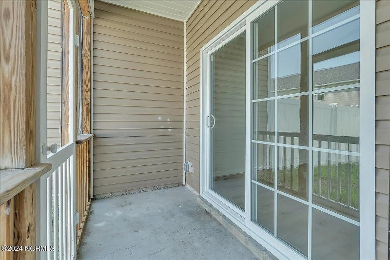 Building Photo - 138 Waterstone Ln