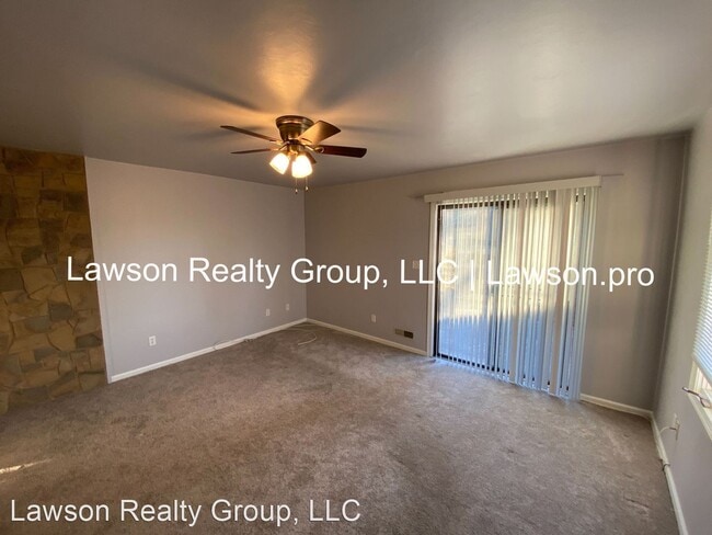 Building Photo - 2 br, 3 bath House - 2429 Avenham Ave SW #7