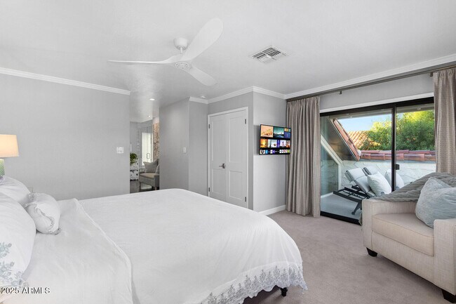 Building Photo - 5822 N Scottsdale Rd