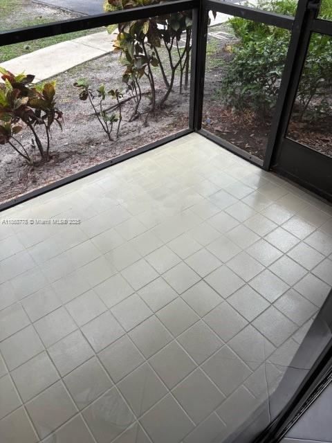 Building Photo - 300 Gardens Dr