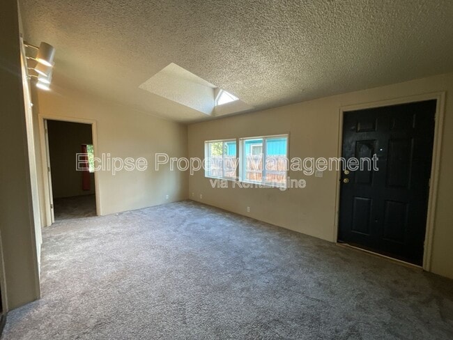 Building Photo - 307 Honeysuckle Cir