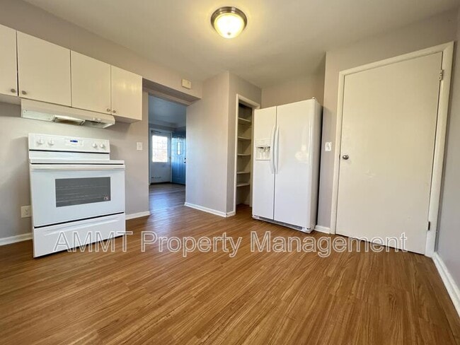 Building Photo - 2990 1/2 8th Street