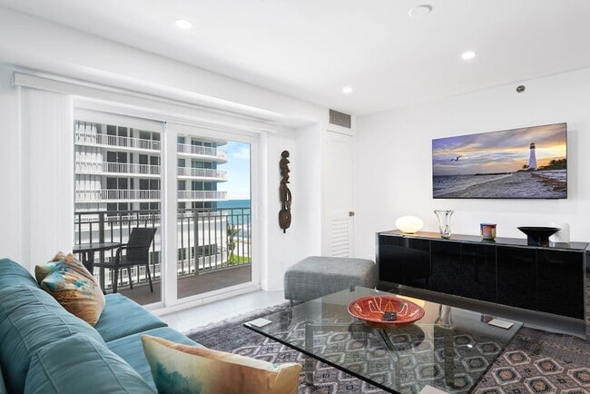 Building Photo - 3215 S Ocean Blvd