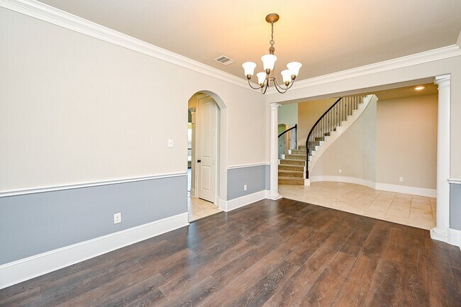 Building Photo - 30154 Southern Sky Dr