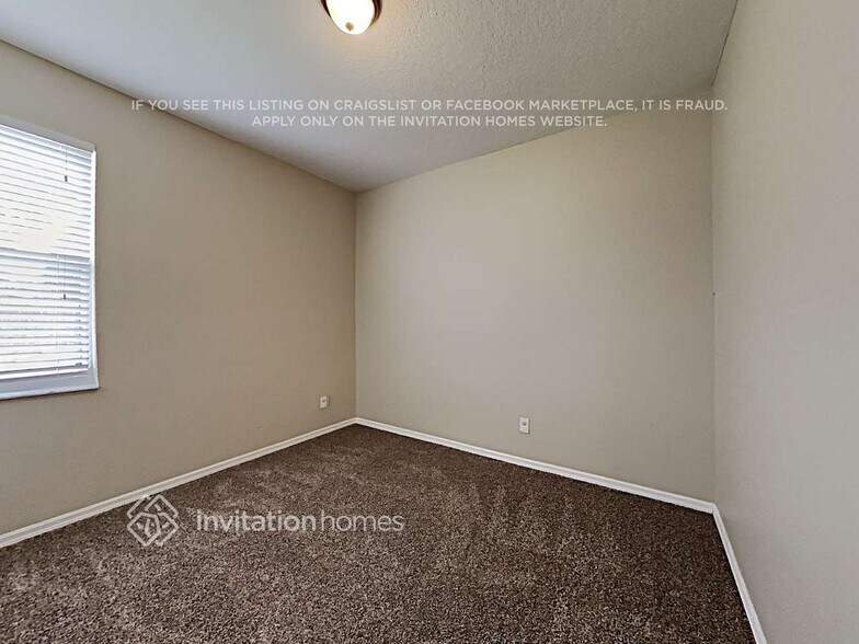 Building Photo - 709 Modena St