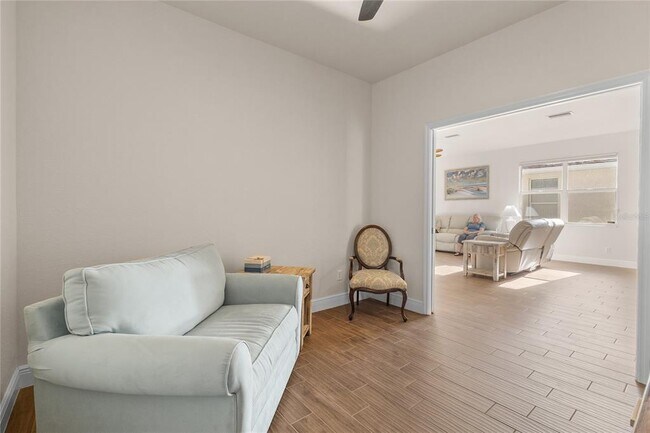 Building Photo - 1937 Scarlett Ave