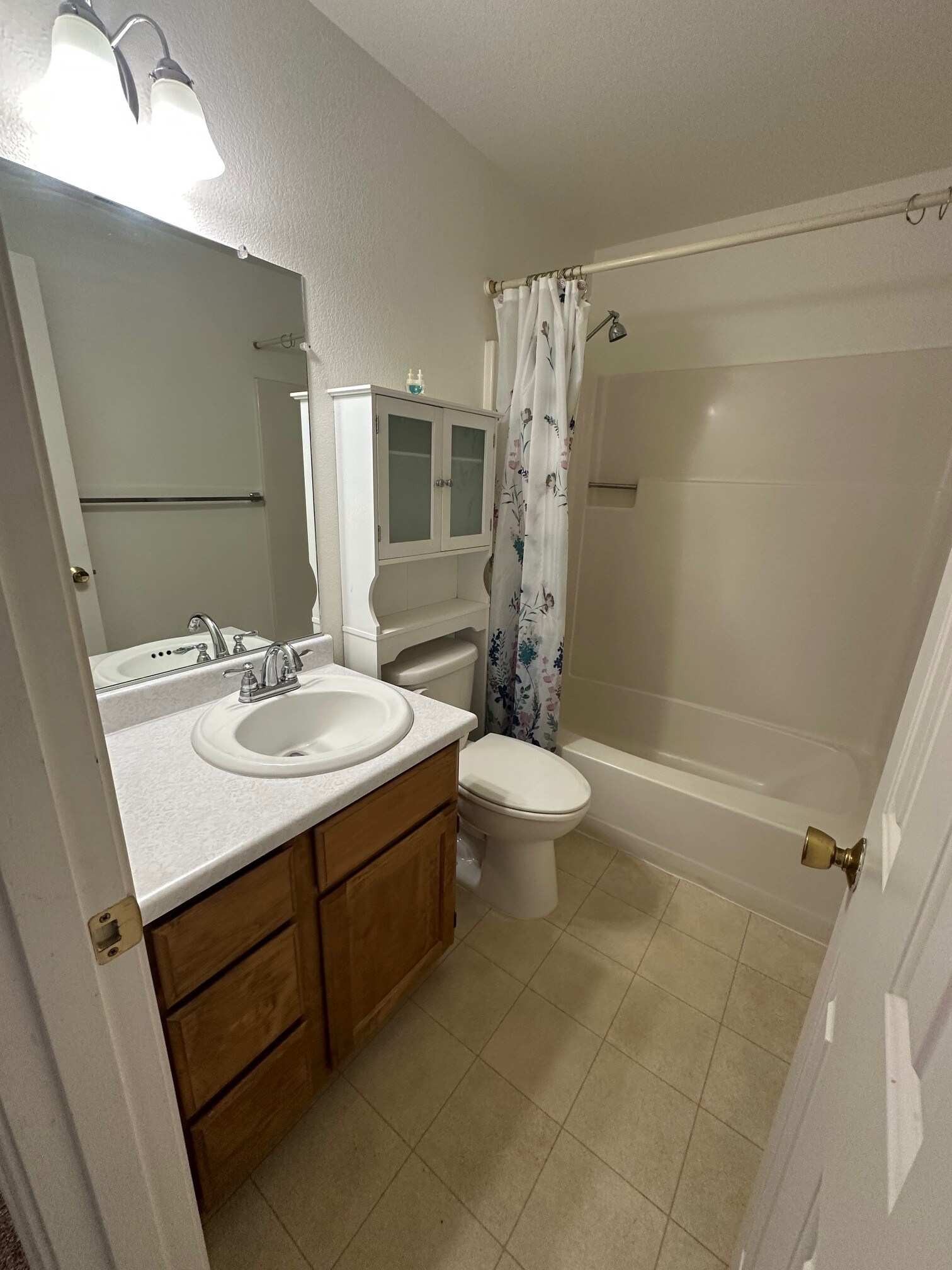 Full Bath - 1103 SE Excalibur Dr