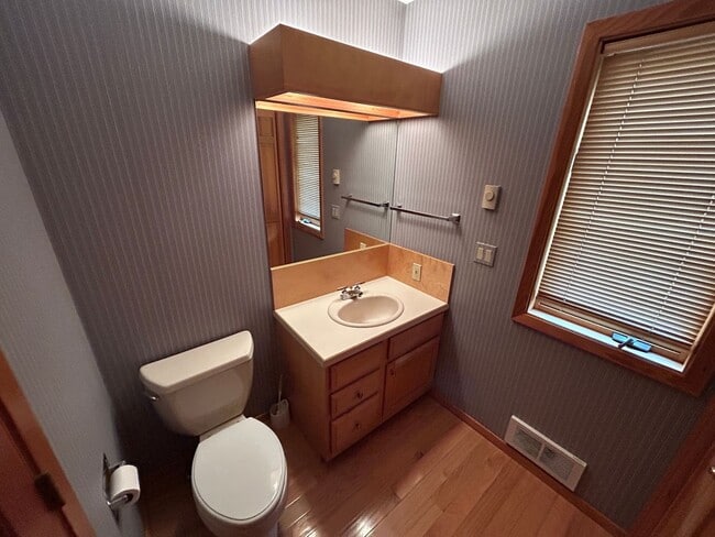 Building Photo - 2 Bedroom with Loft on Private Golf Course, Amazing Views!