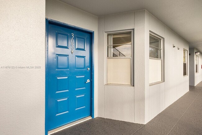 Building Photo - 650 SW 124th Terrace