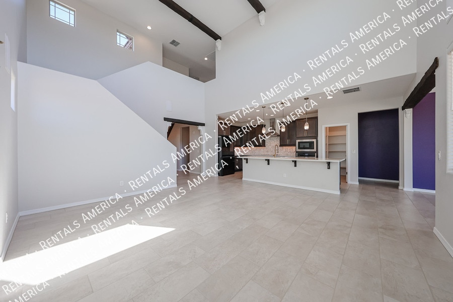 Building Photo - 11128 S 54th Ln