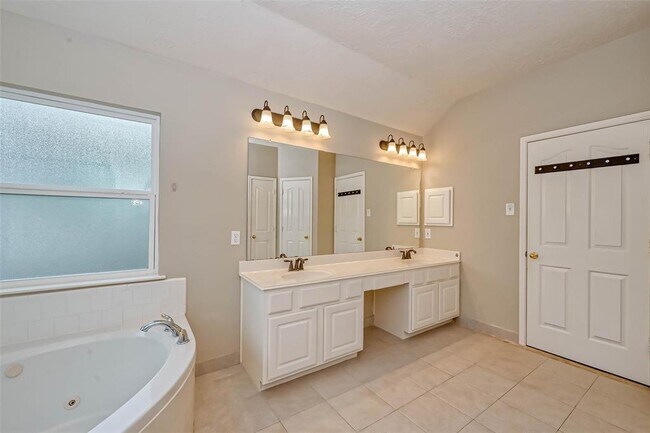 Building Photo - 3415 Brinton Trails Ln
