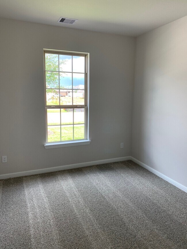 Building Photo - 8022 Cliffside Terrace Ct