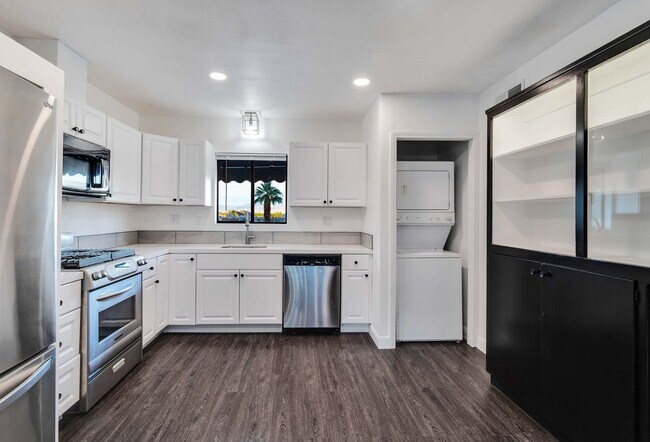Building Photo - 39955 Estates Rd
