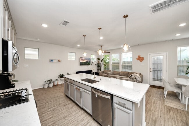 Building Photo - 3116 Dakota Falls Dr