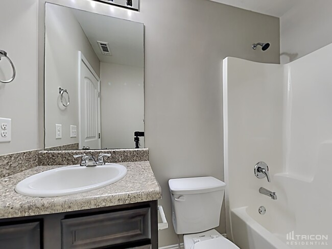 Building Photo - 5146 Summersun Dr