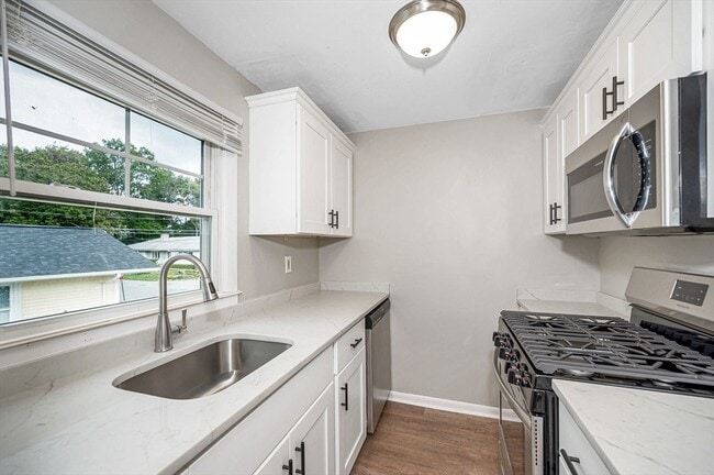 Building Photo - 79 Fairfield St