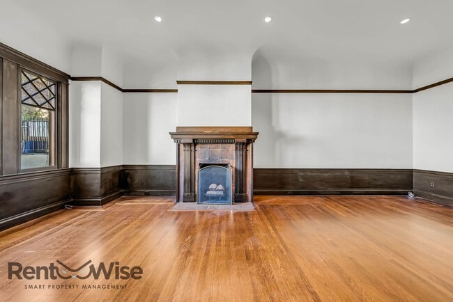 Building Photo - 1167 Green St