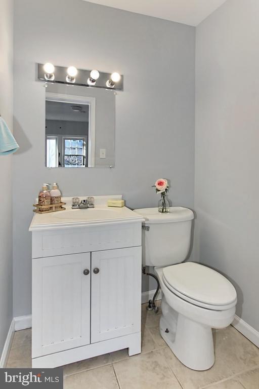 Building Photo - 2104 S Nelson St