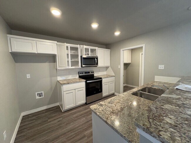 Building Photo - 2109 Wildewood-A
