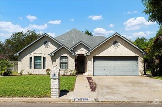 Building Photo - 1815 Summerfield Dr