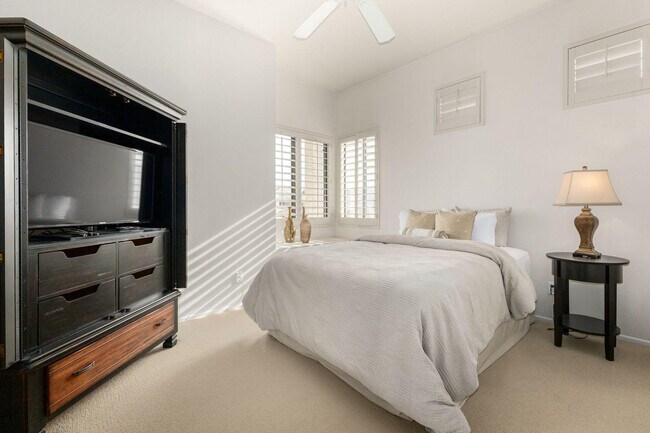 Building Photo - 8270 Hayden Rd