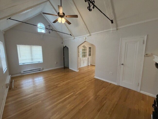 Building Photo - 3809 Beechwood Blvd