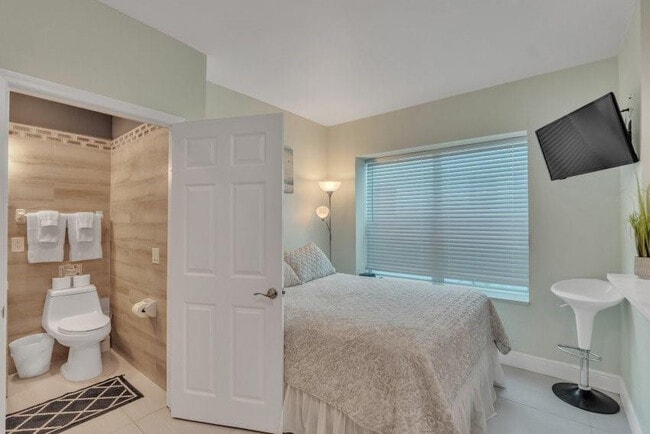 Building Photo - 324 Indiana St