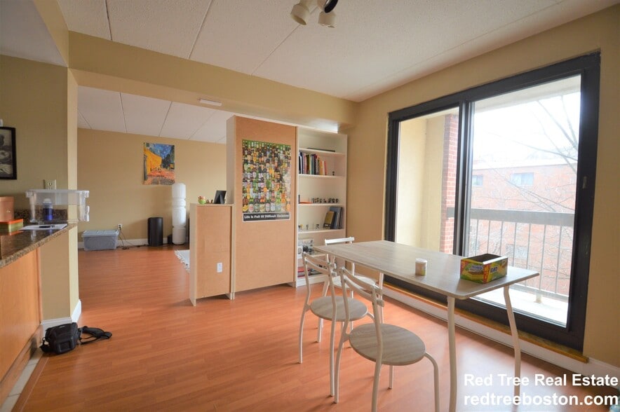 Building Photo - 85 Brainerd Rd