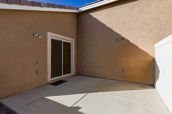 Building Photo - Single Story 3 Bedroom Home In Southwest G...