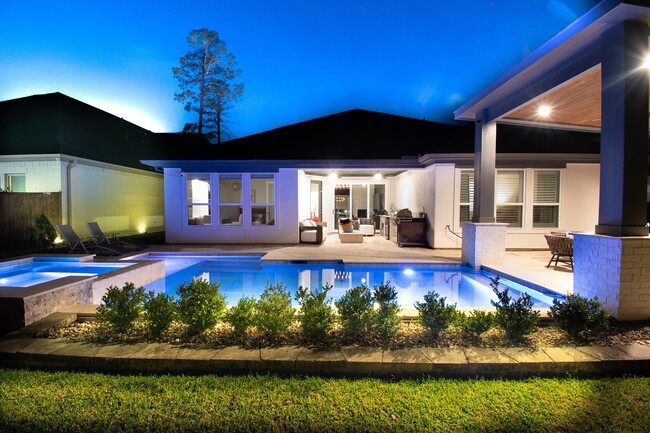 Building Photo - 16 Mariposa Wds Dr