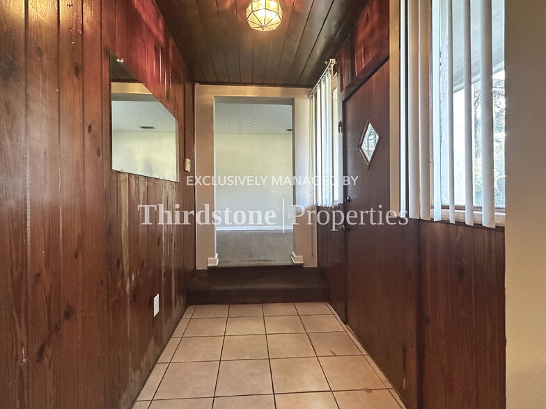 Building Photo - 7023 Linda Dr