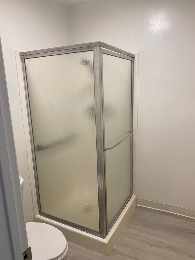 Shower In Master - 5300 Fairview Blvd