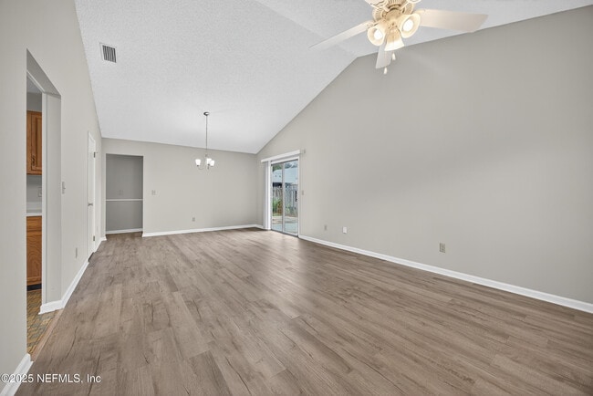 Building Photo - 2512 Bluffton Dr