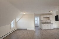 Building Photo - 75 Haviland Ave