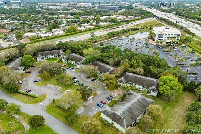 Building Photo - 2001 Sabal Ridge Ct