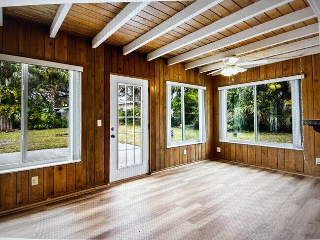 Building Photo - Upgraded 2BR/2BA Home Just Minutes from Vero Beach