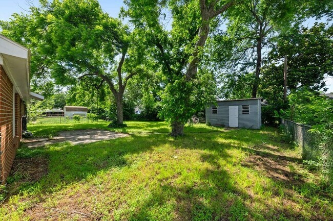 Building Photo - 5601 N Schilder Dr