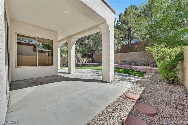 Building Photo - 11 Fountainhead Cir